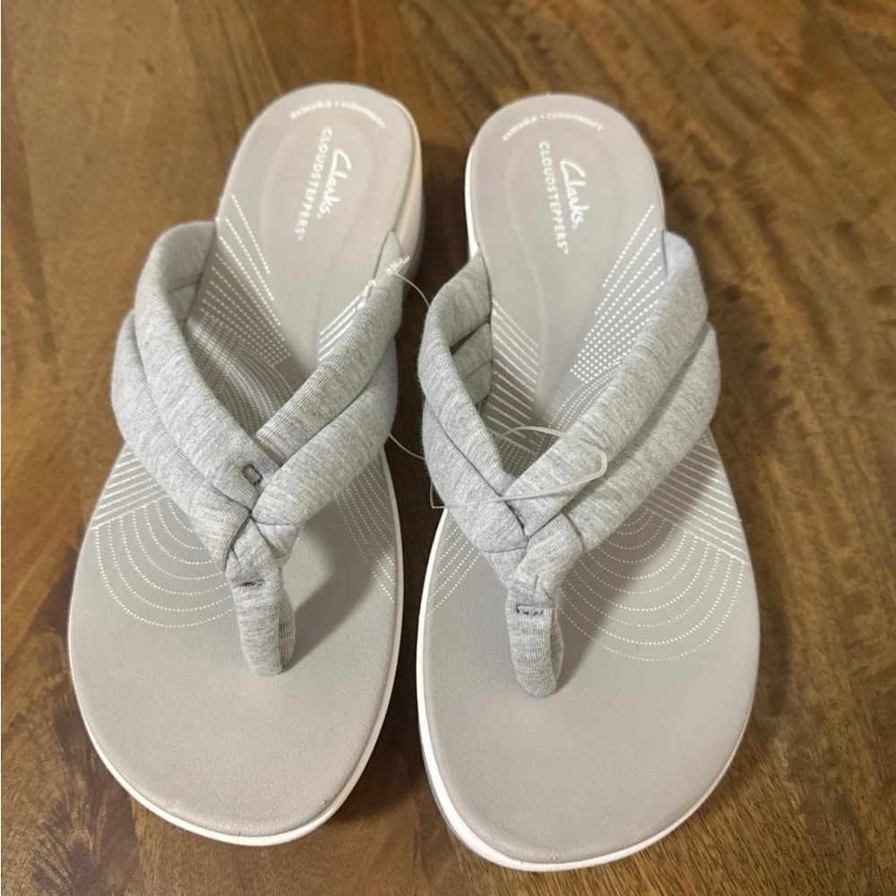 Clarks Women's Gray Flip Flops